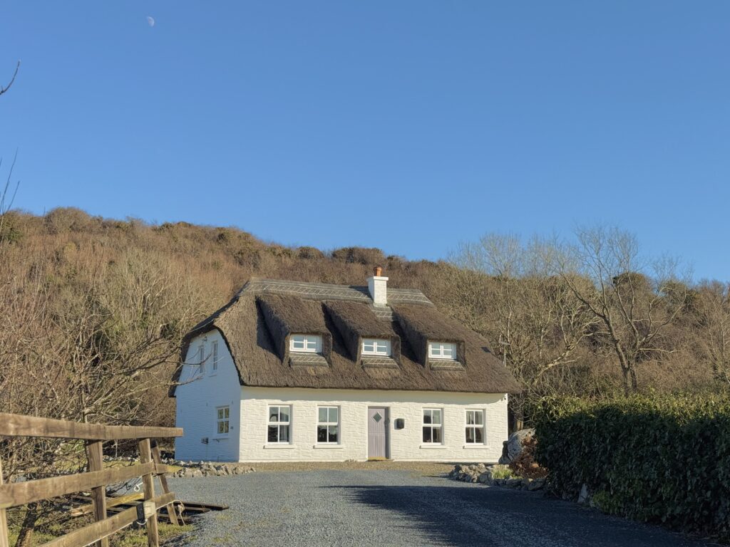 Stargazers Thatch Cottage